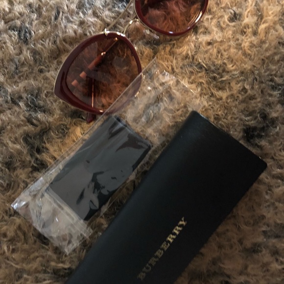 Sun glasses❤️SOLD❤️ - Picture 2 of 3